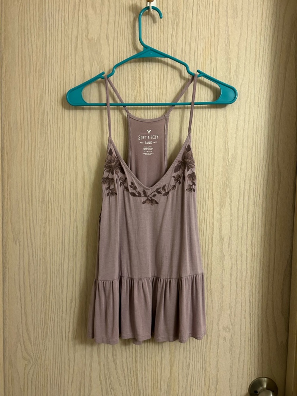 aerie mauve floral embroidered peplum cami